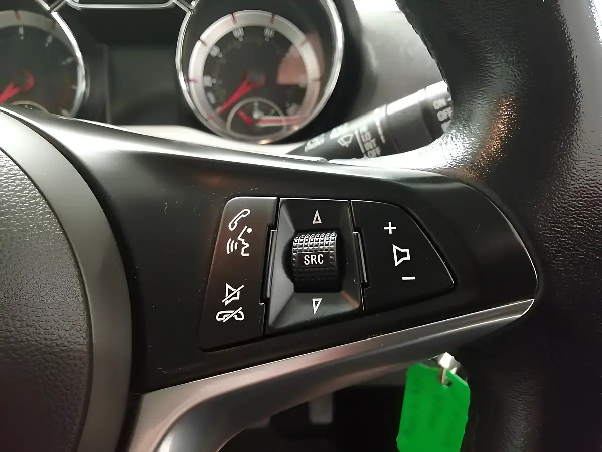 Used 2015 Vauxhall Adam Jam White - Interior and Exterior details 9