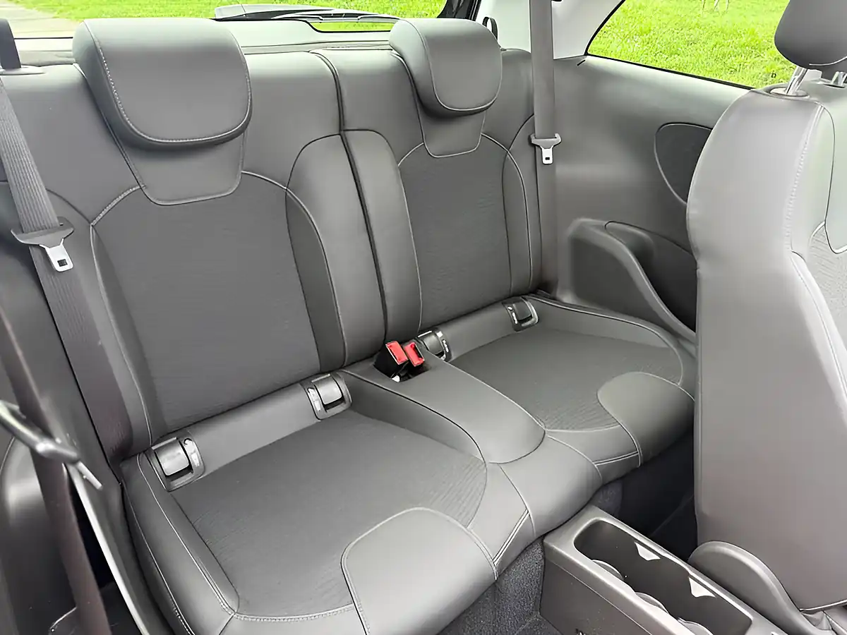 Used 2015 Vauxhall Adam Rocks Air Blue - Interior and Exterior details 12