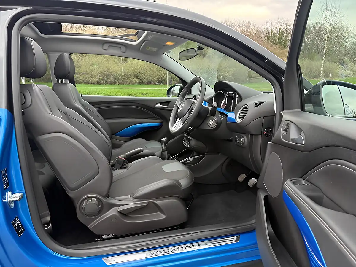 Used 2015 Vauxhall Adam Rocks Air Blue - Interior and Exterior details 14