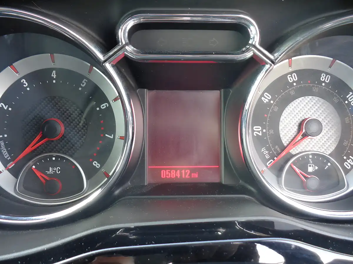 Used 2015 Vauxhall Adam Rocks Air - Interior and Exterior details 13