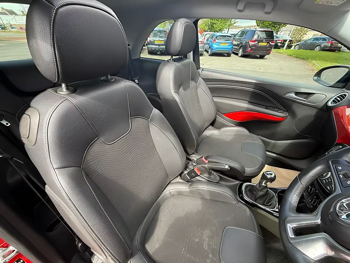 Used 2015 Vauxhall Adam Rocks Air Red - Interior and Exterior details 16