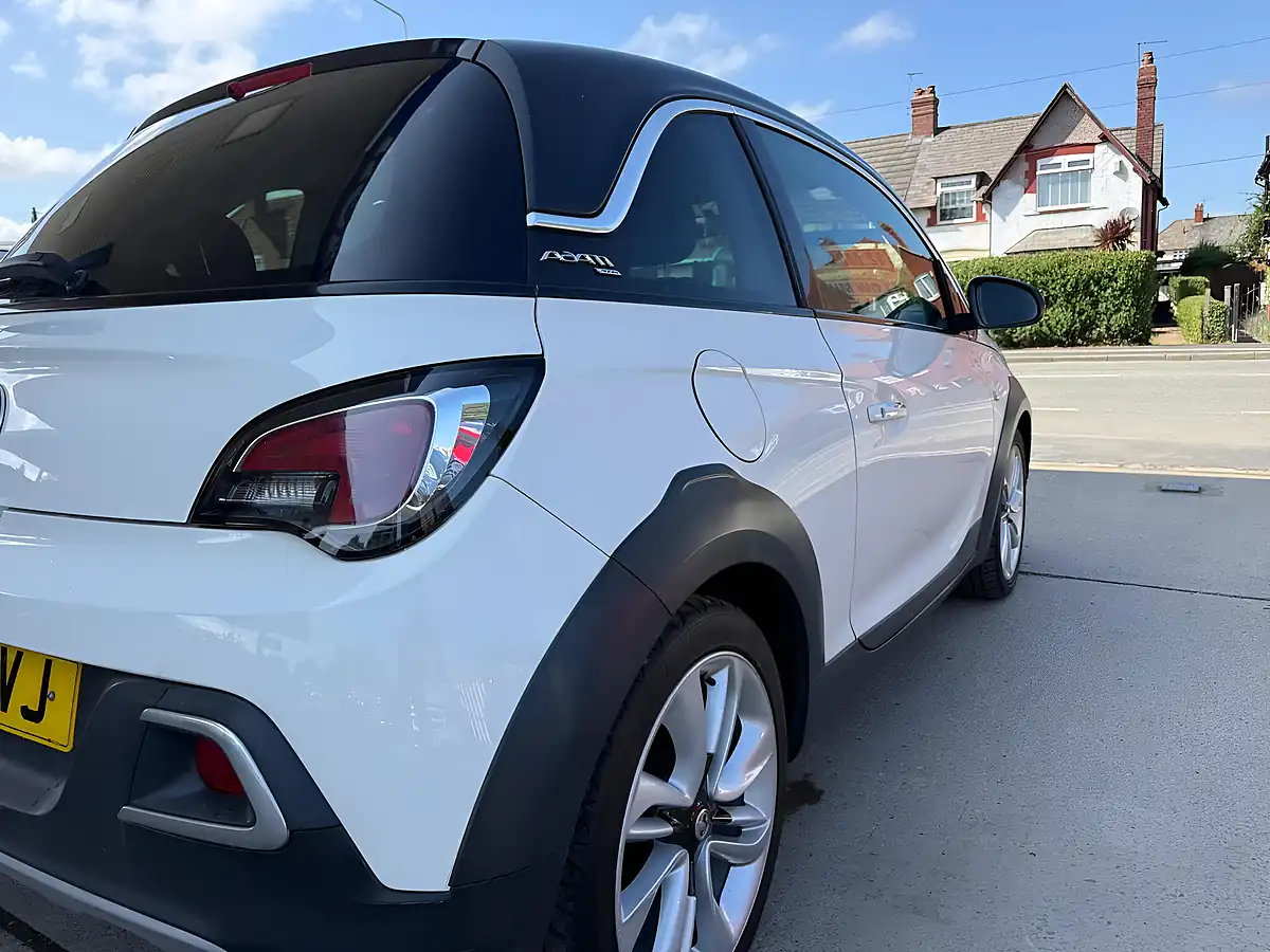 Used 2015 Vauxhall Adam Rocks Air White - Interior and Exterior details 12
