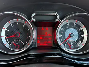 Used 2015 Vauxhall Adam Rocks Air White - Interior and Exterior details 18
