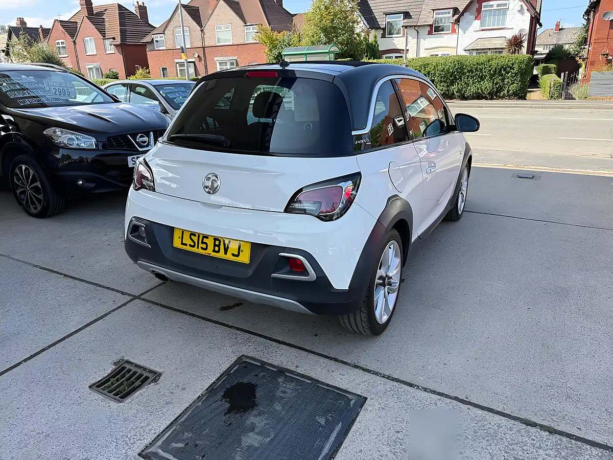 Used 2015 Vauxhall Adam Rocks Air White - Interior and Exterior details 3