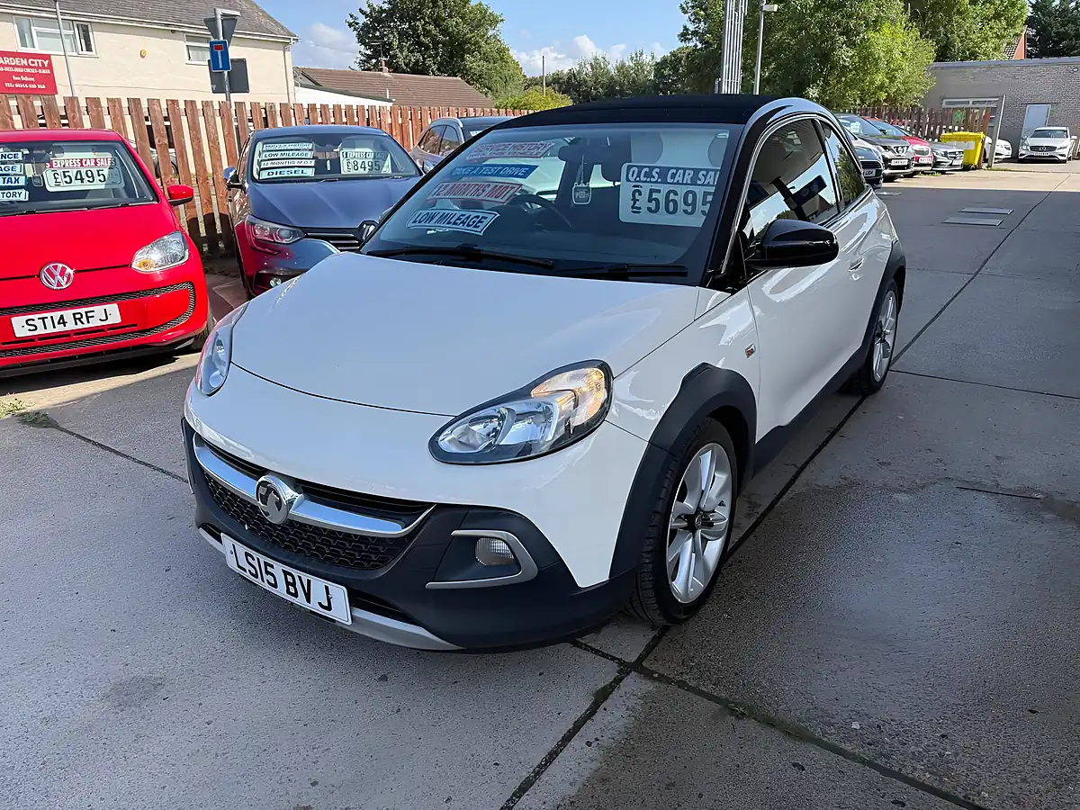 Used 2015 Vauxhall Adam Rocks Air White - Interior and Exterior details 7