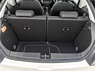 Used 2015 Vauxhall Adam Rocks Air White - Interior and Exterior details 10