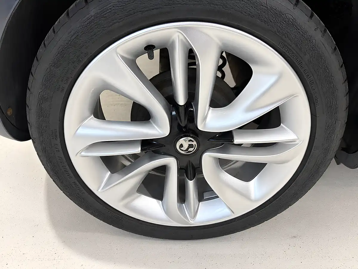 Used 2015 Vauxhall Adam Rocks Air White - Interior and Exterior details 11