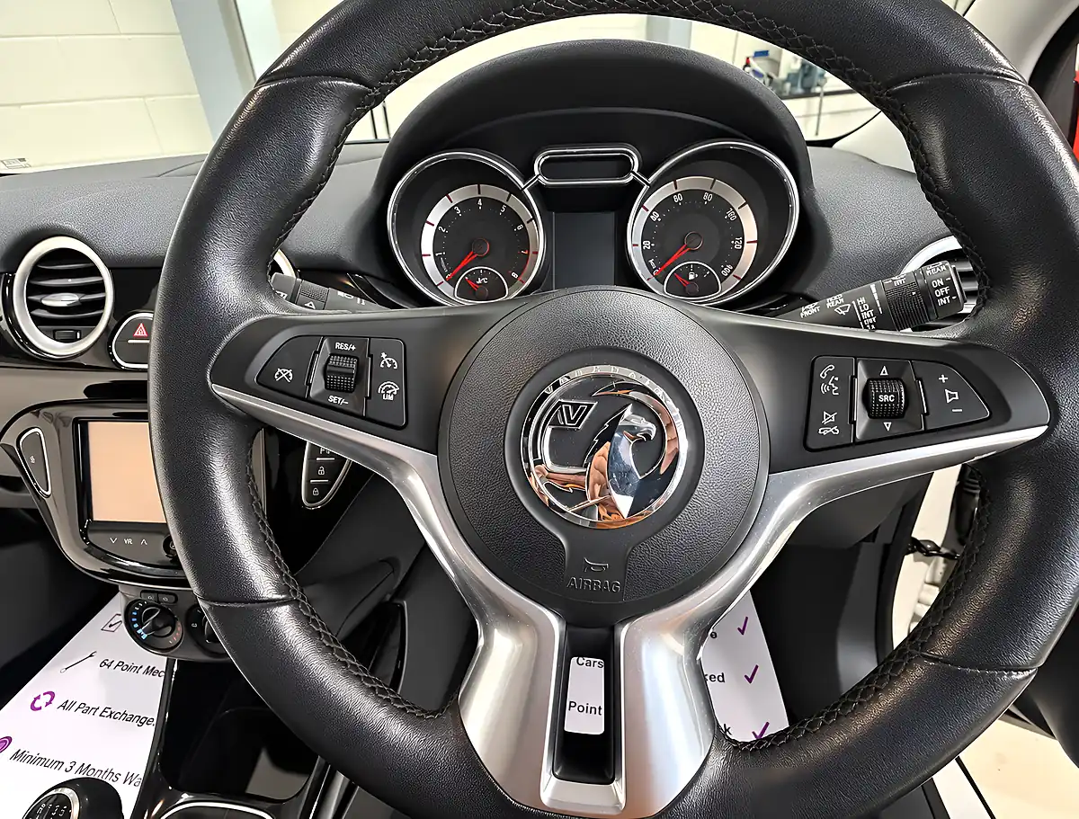 Used 2015 Vauxhall Adam Rocks Air White - Interior and Exterior details 15