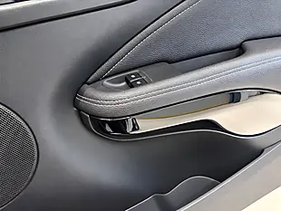 Used 2015 Vauxhall Adam Rocks Air White - Interior and Exterior details 18