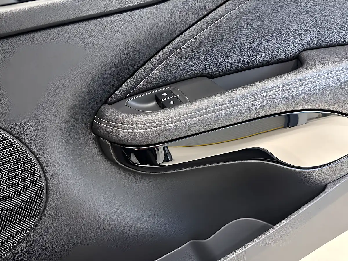 Used 2015 Vauxhall Adam Rocks Air White - Interior and Exterior details 18