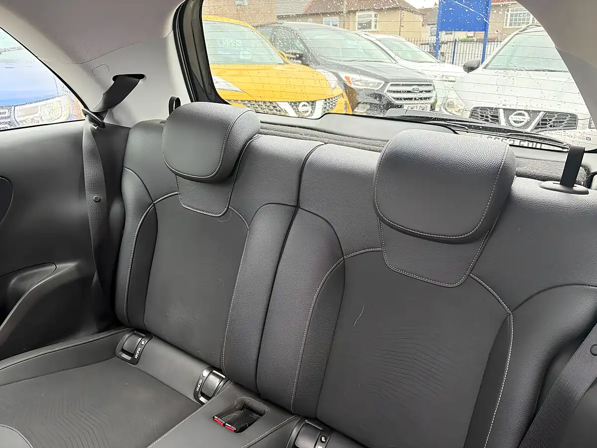 Used 2015 Vauxhall Adam Rocks Air Yellow - Interior and Exterior details 16