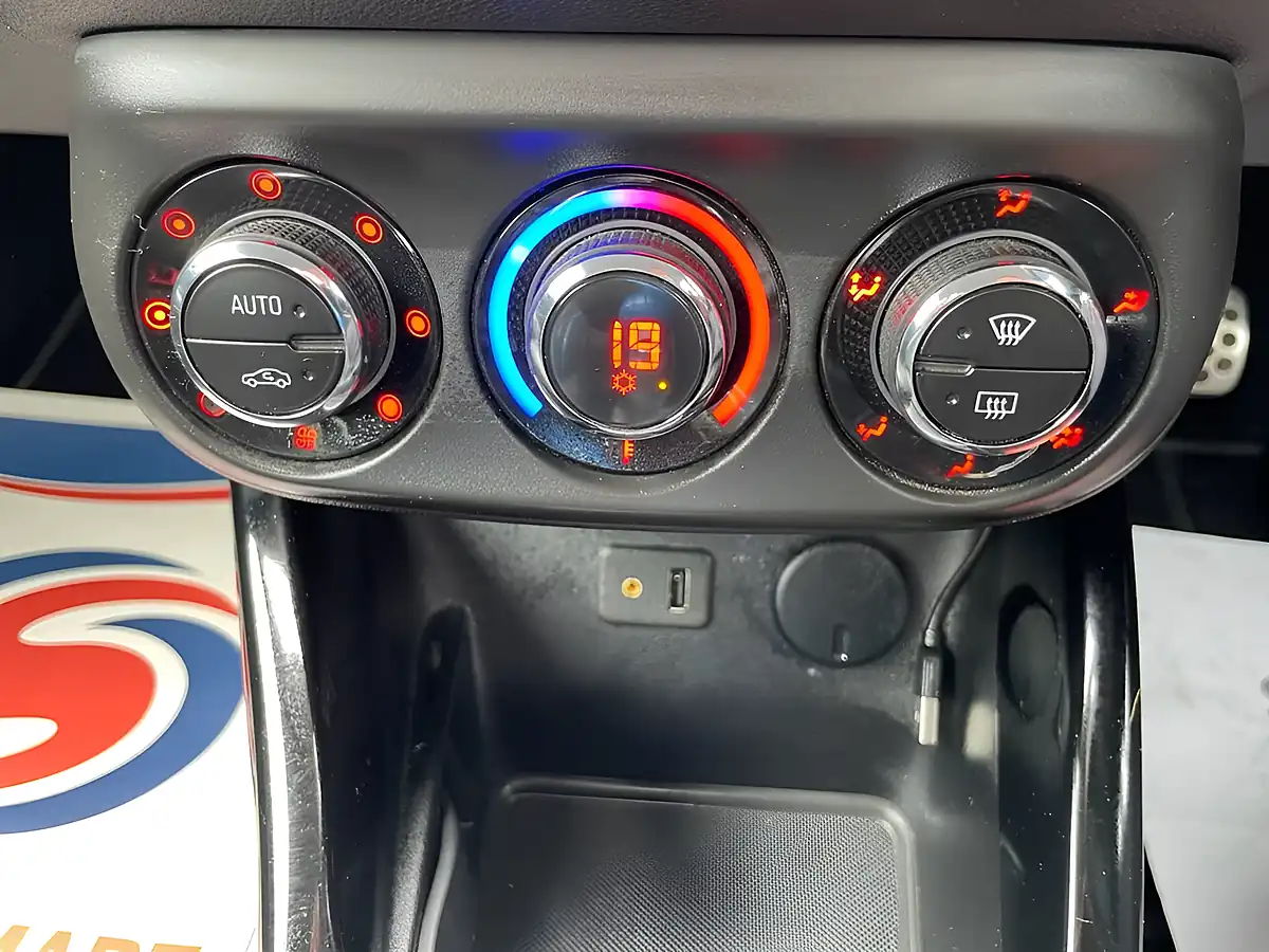 Used 2015 Vauxhall Adam Slam Let It Blue - Interior and Exterior details 14