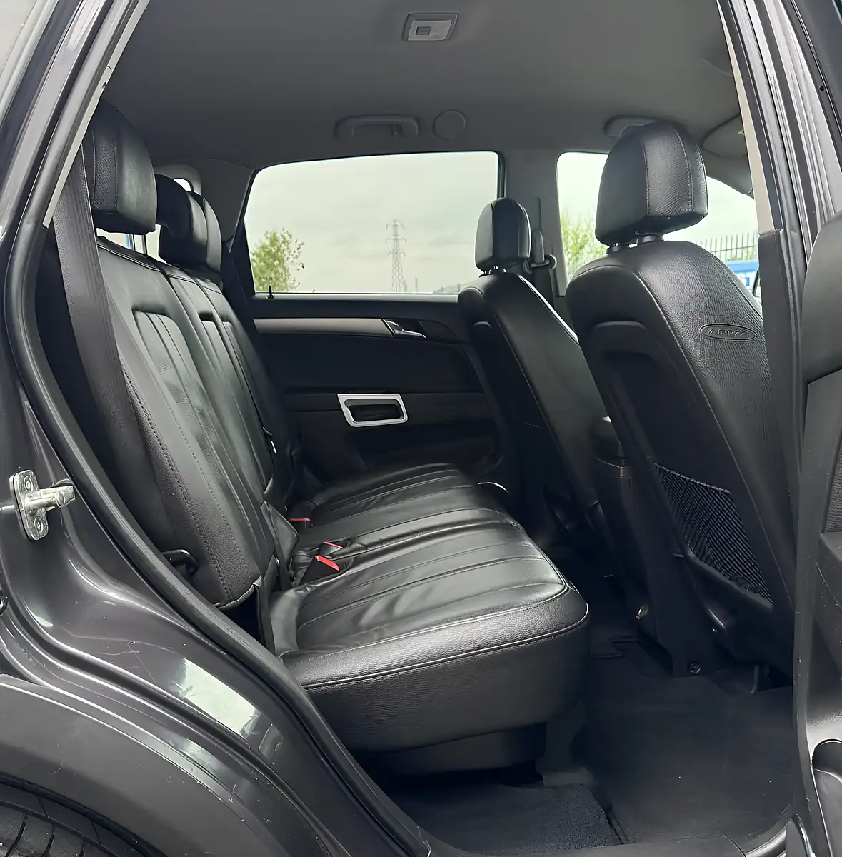 Used 2015 Vauxhall Antara Diamond Grey - Interior and Exterior details 12