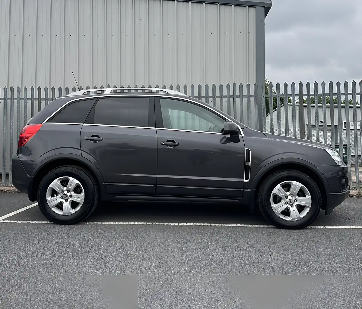 Used 2015 Vauxhall Antara Diamond Grey - Interior and Exterior details 7