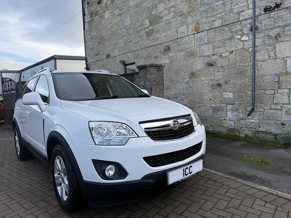 Used 2015 Vauxhall Antara Exclusiv White - Interior and Exterior details 11