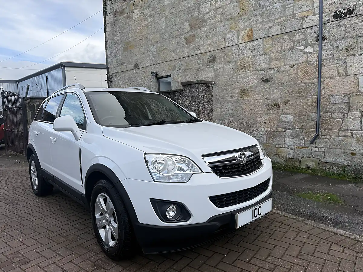 Used 2015 Vauxhall Antara Exclusiv White - Interior and Exterior details 13