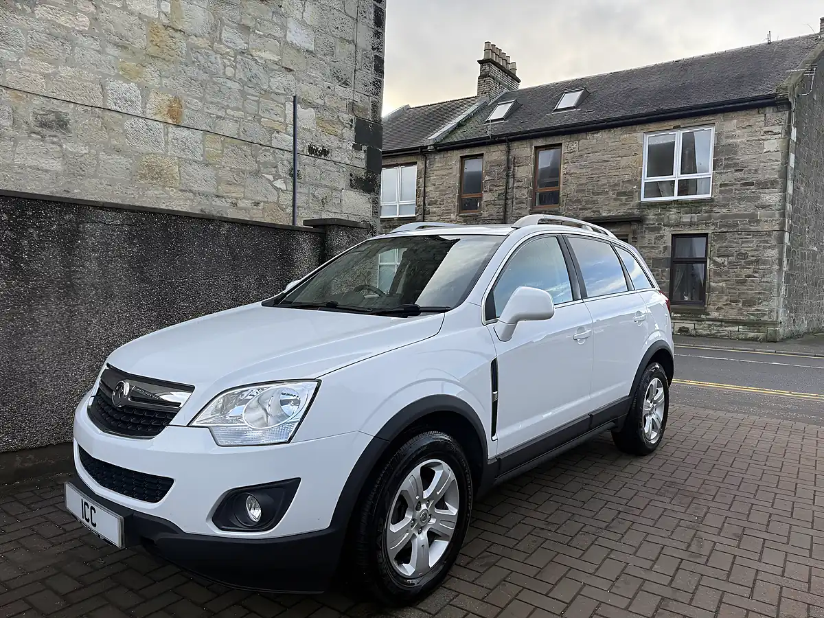 Used 2015 Vauxhall Antara Exclusiv White - Interior and Exterior details 15