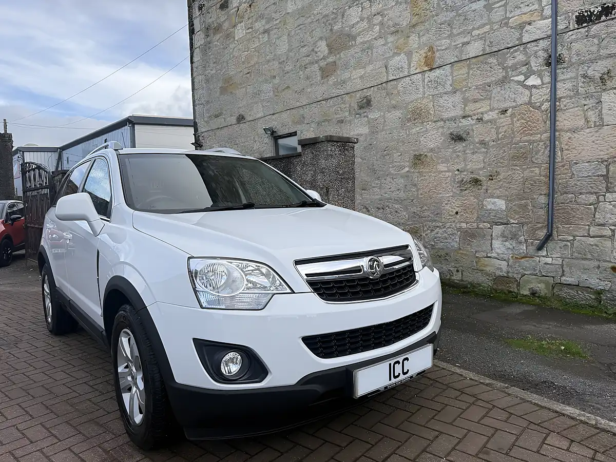 Used 2015 Vauxhall Antara Exclusiv White - Interior and Exterior details 5