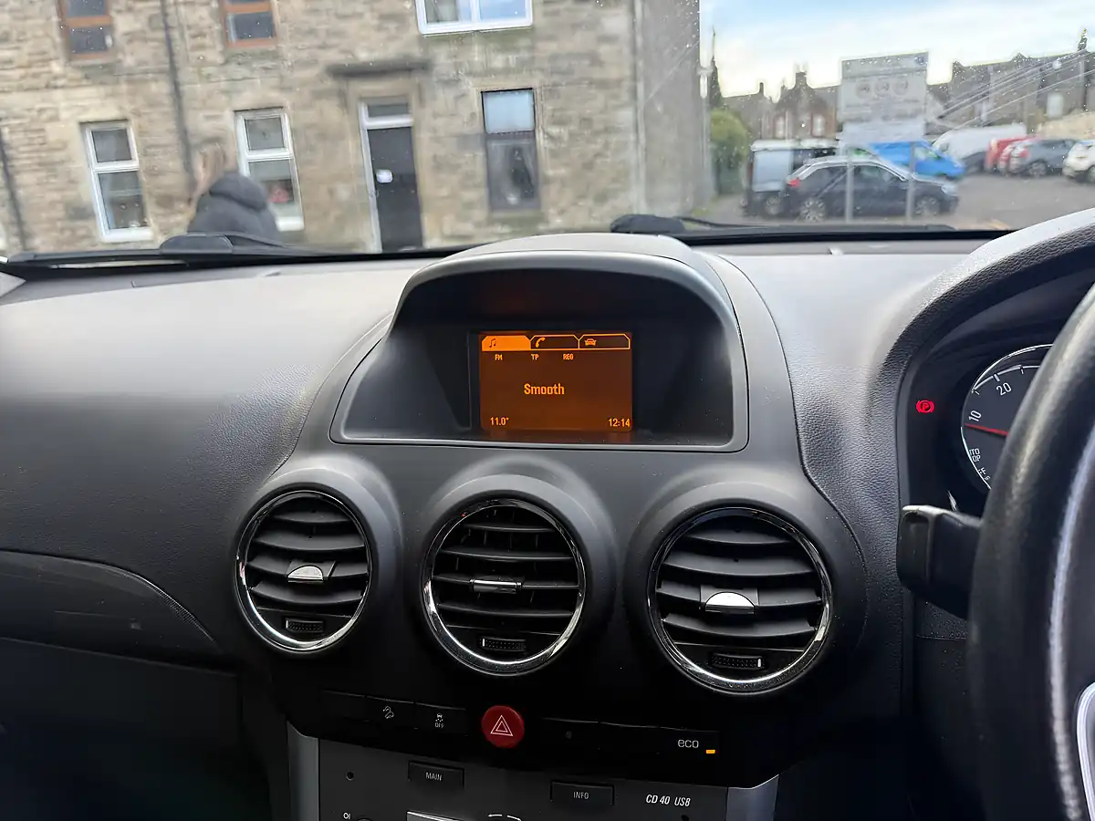 Used 2015 Vauxhall Antara Exclusiv White - Interior and Exterior details 8
