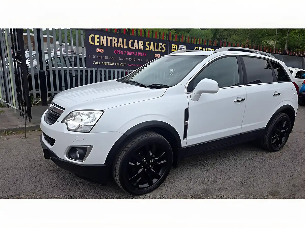 Used 2015 Vauxhall Antara Se White - Interior and Exterior details 16