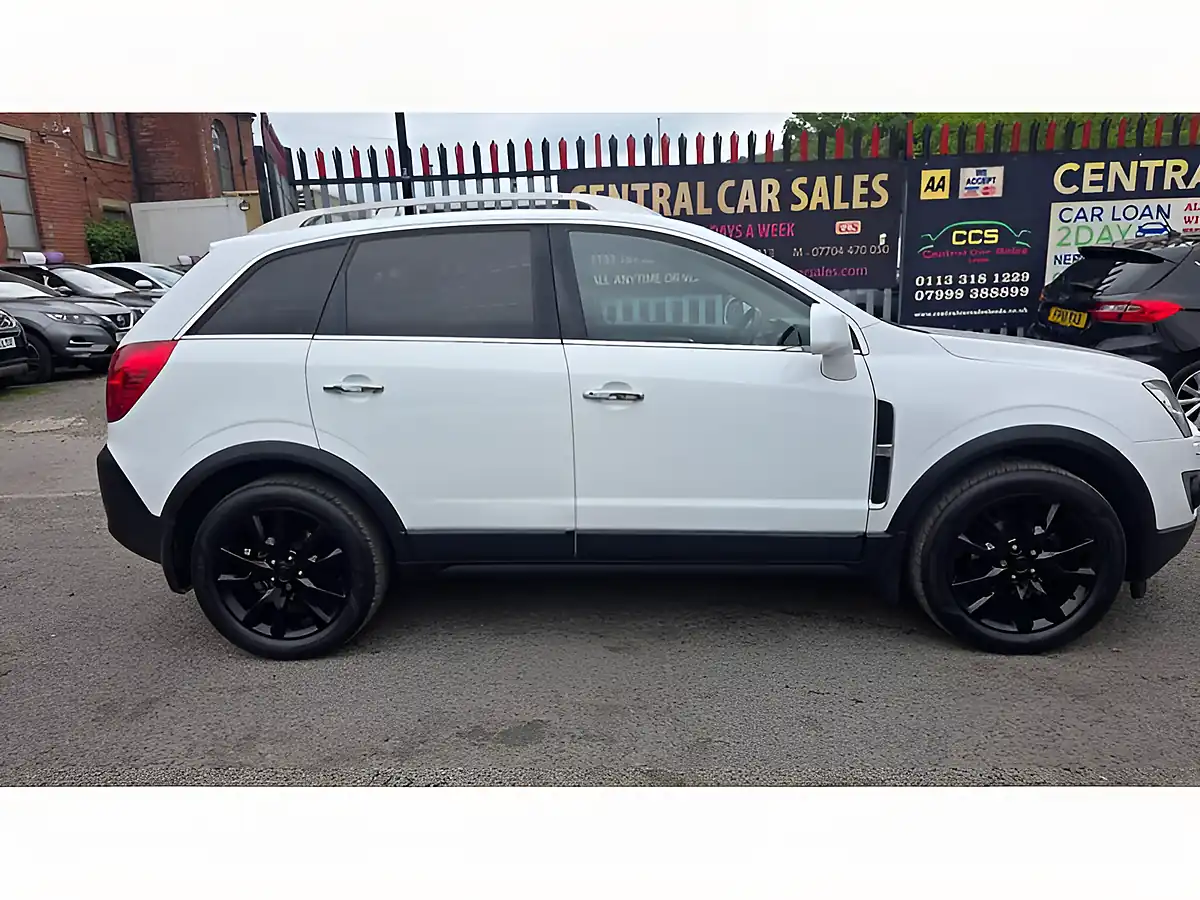 Used 2015 Vauxhall Antara Se White - Interior and Exterior details 6