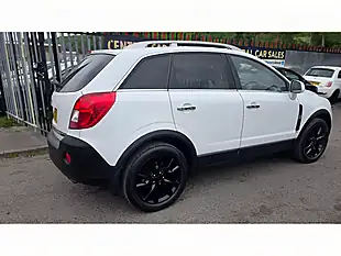 Used 2015 Vauxhall Antara Se White - Interior and Exterior details 8