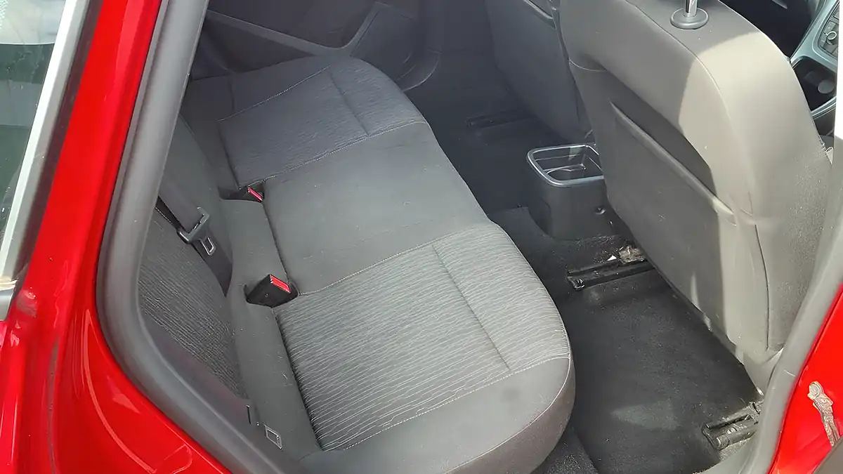 Used 2015 Vauxhall Astra Design Red - Interior and Exterior details 7