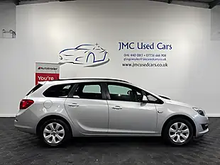 Used 2015 Vauxhall Astra Design Silver - Interior and Exterior details 13