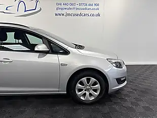 Used 2015 Vauxhall Astra Design Silver - Interior and Exterior details 16