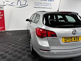 Used 2015 Vauxhall Astra Design Silver - Interior and Exterior details 19