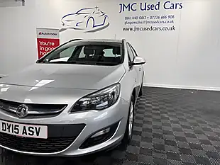Used 2015 Vauxhall Astra Design Silver - Interior and Exterior details 4