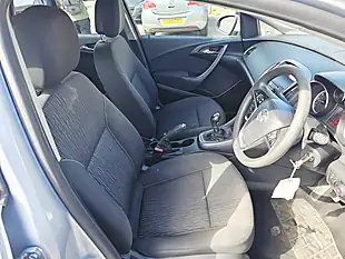 Used 2015 Vauxhall Astra Design Silver - Interior and Exterior details 10