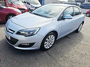 Used 2015 Vauxhall Astra Design Silver - Interior and Exterior details 3