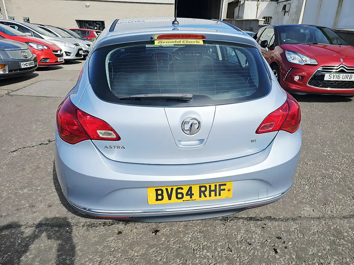 Used 2015 Vauxhall Astra Design Silver - Interior and Exterior details 5