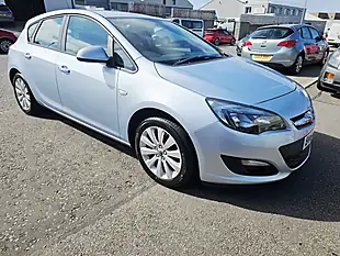 Used 2015 Vauxhall Astra Design Silver - Interior and Exterior details 7