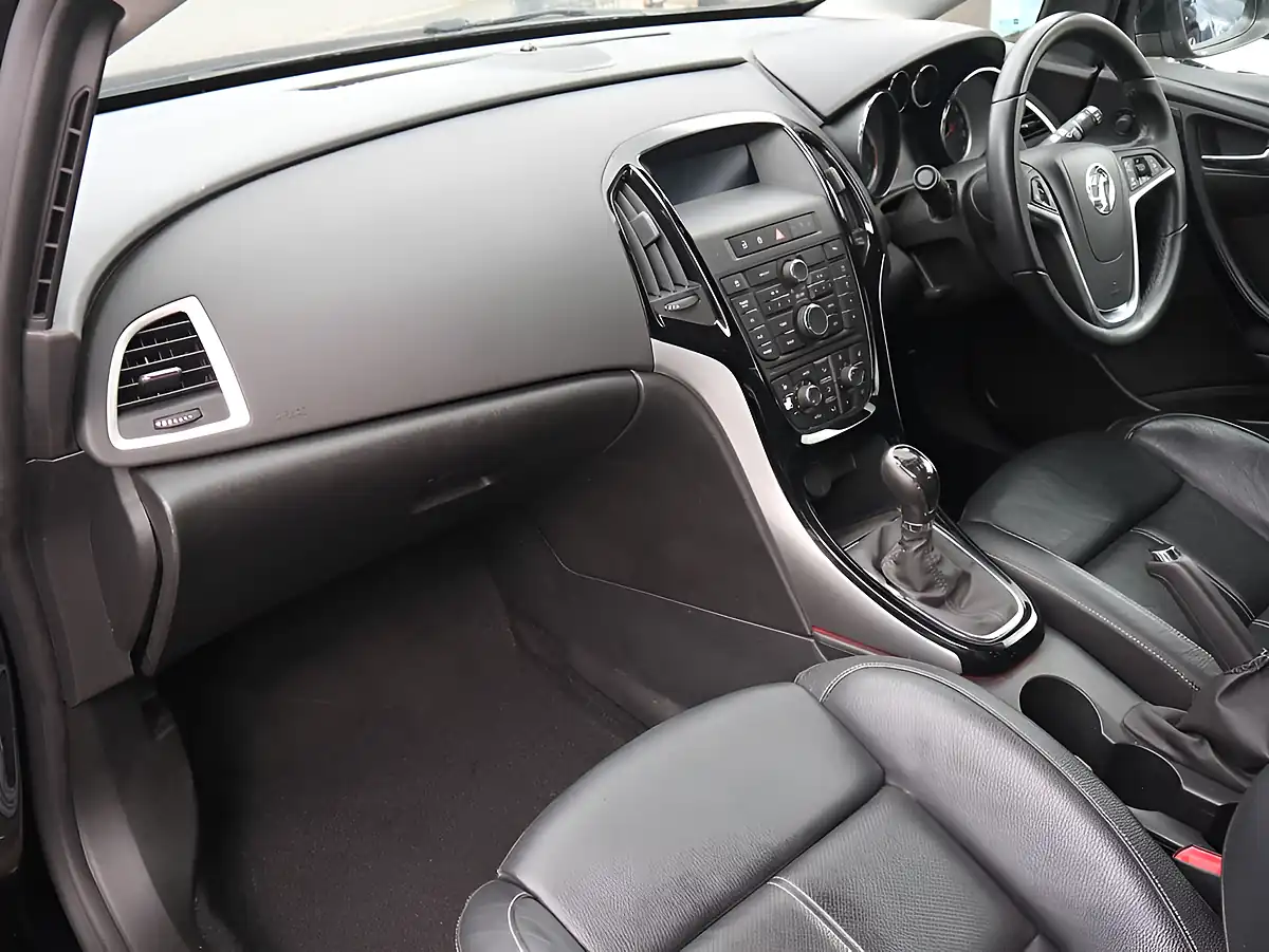 Used 2015 Vauxhall Astra Elite Black - Interior and Exterior details 10