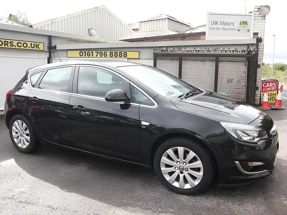 Used 2015 Vauxhall Astra Elite Black - Interior and Exterior details 12