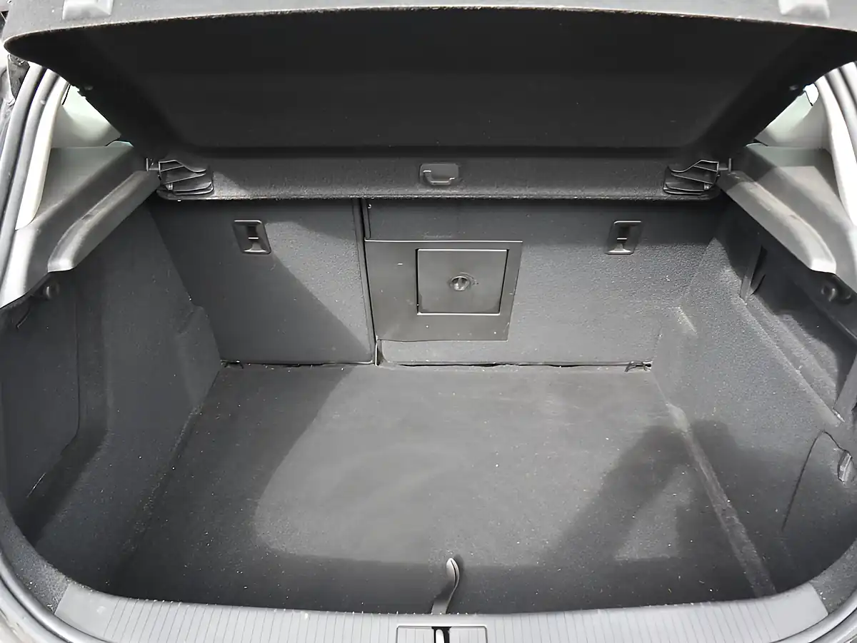 Used 2015 Vauxhall Astra Elite Black - Interior and Exterior details 13