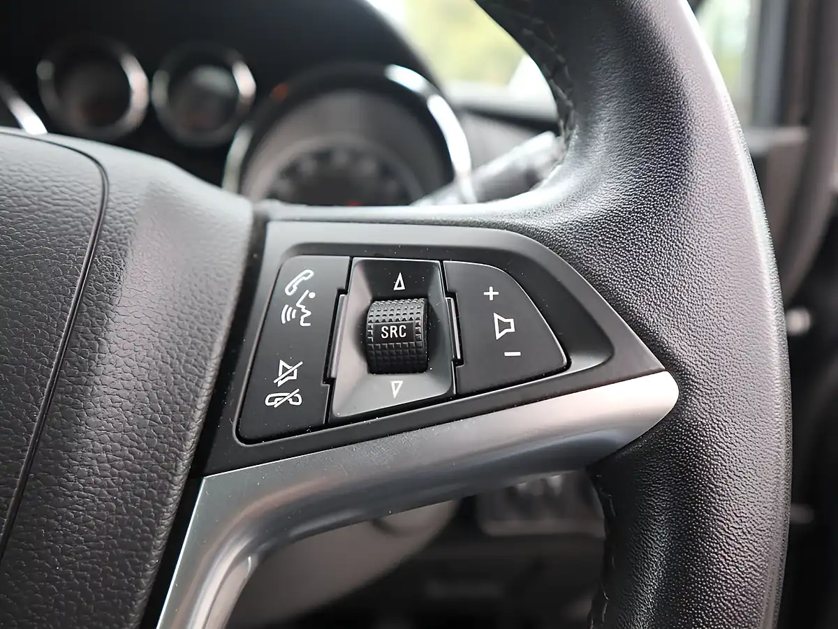 Used 2015 Vauxhall Astra Elite Black - Interior and Exterior details 19