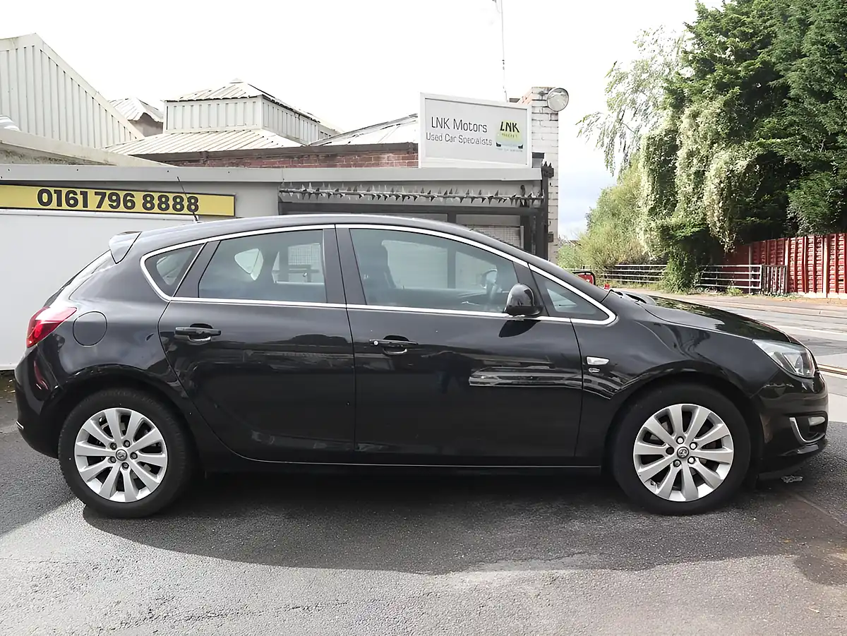 Used 2015 Vauxhall Astra Elite Black - Interior and Exterior details 3