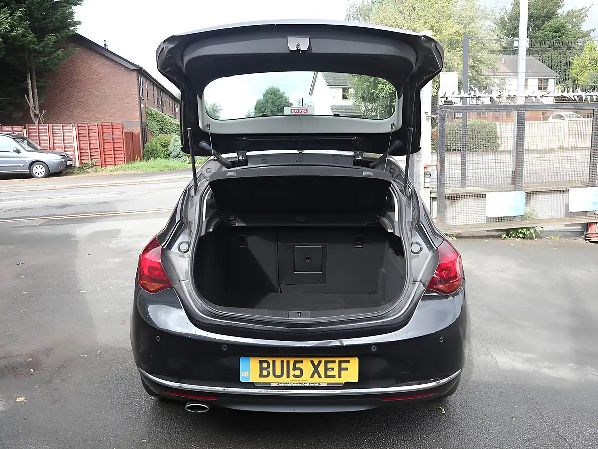 Used 2015 Vauxhall Astra Elite Black - Interior and Exterior details 5