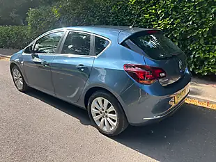 Used 2015 Vauxhall Astra Elite Blue - Interior and Exterior details 16