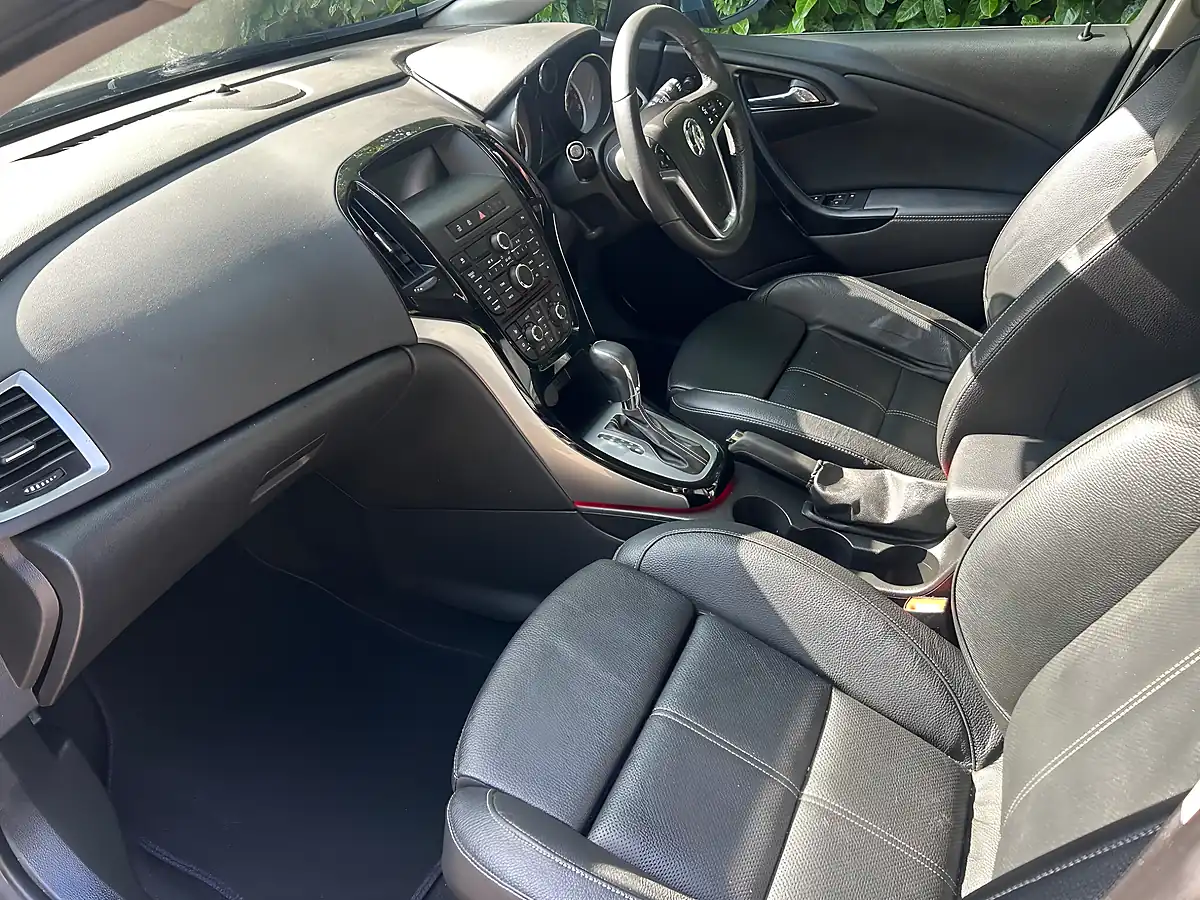 Used 2015 Vauxhall Astra Elite Blue - Interior and Exterior details 17