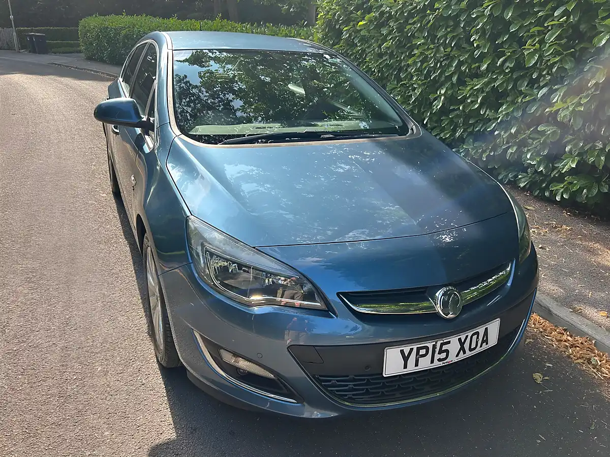 Used 2015 Vauxhall Astra Elite Blue - Interior and Exterior details 2