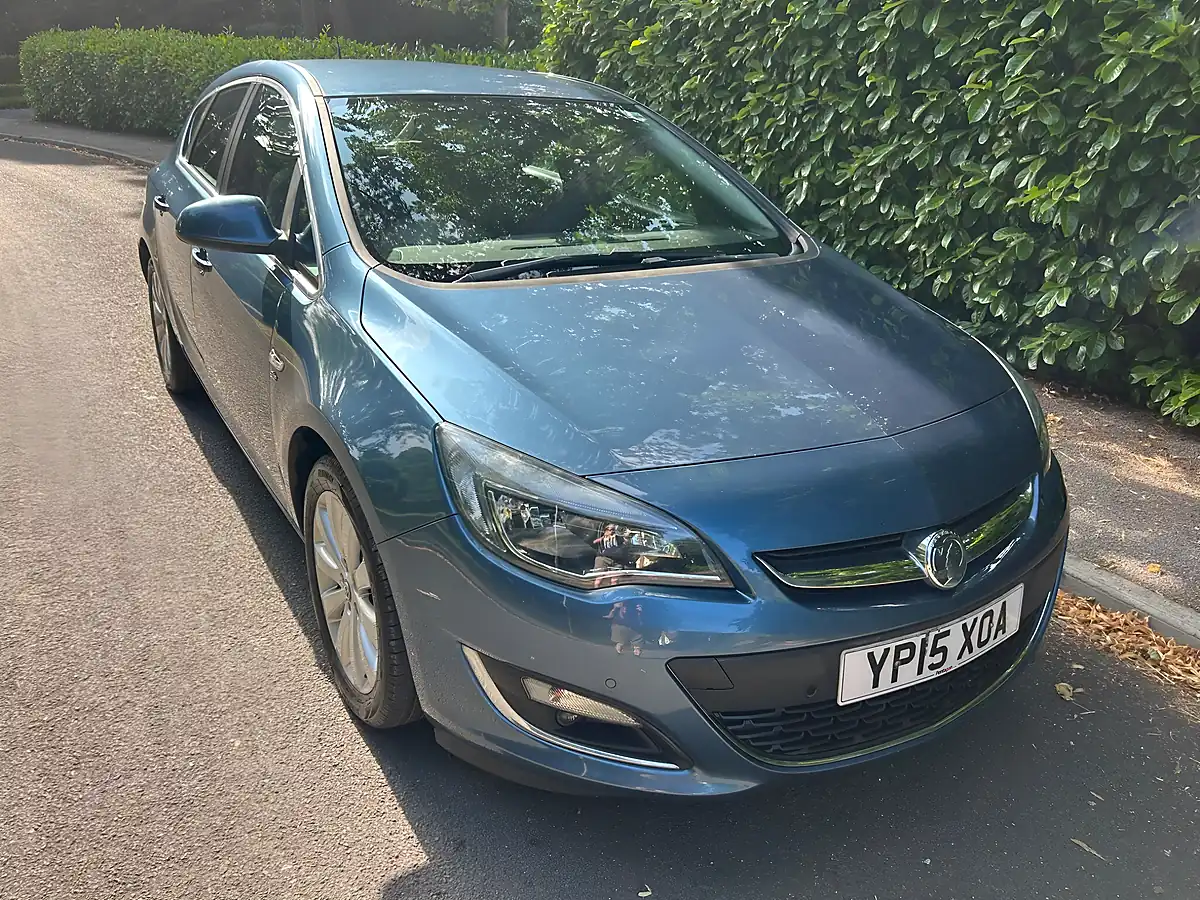 Used 2015 Vauxhall Astra Elite Blue - Interior and Exterior details 3