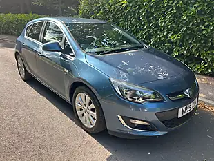 Used 2015 Vauxhall Astra Elite Blue - Interior and Exterior details 5