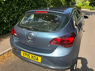 Used 2015 Vauxhall Astra Elite Blue - Interior and Exterior details 8