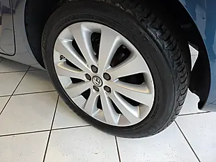 Used 2015 Vauxhall Astra Elite Blue - Interior and Exterior details 15