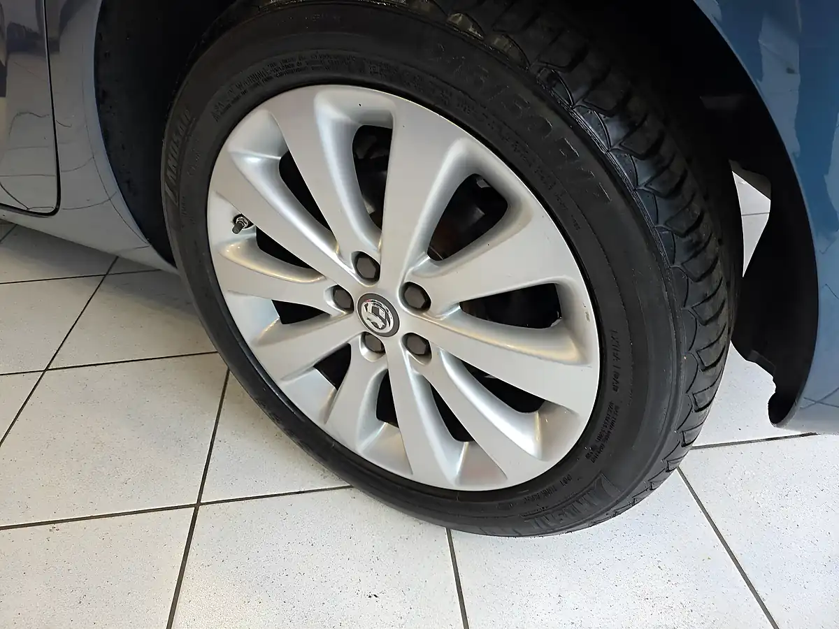Used 2015 Vauxhall Astra Elite Blue - Interior and Exterior details 15
