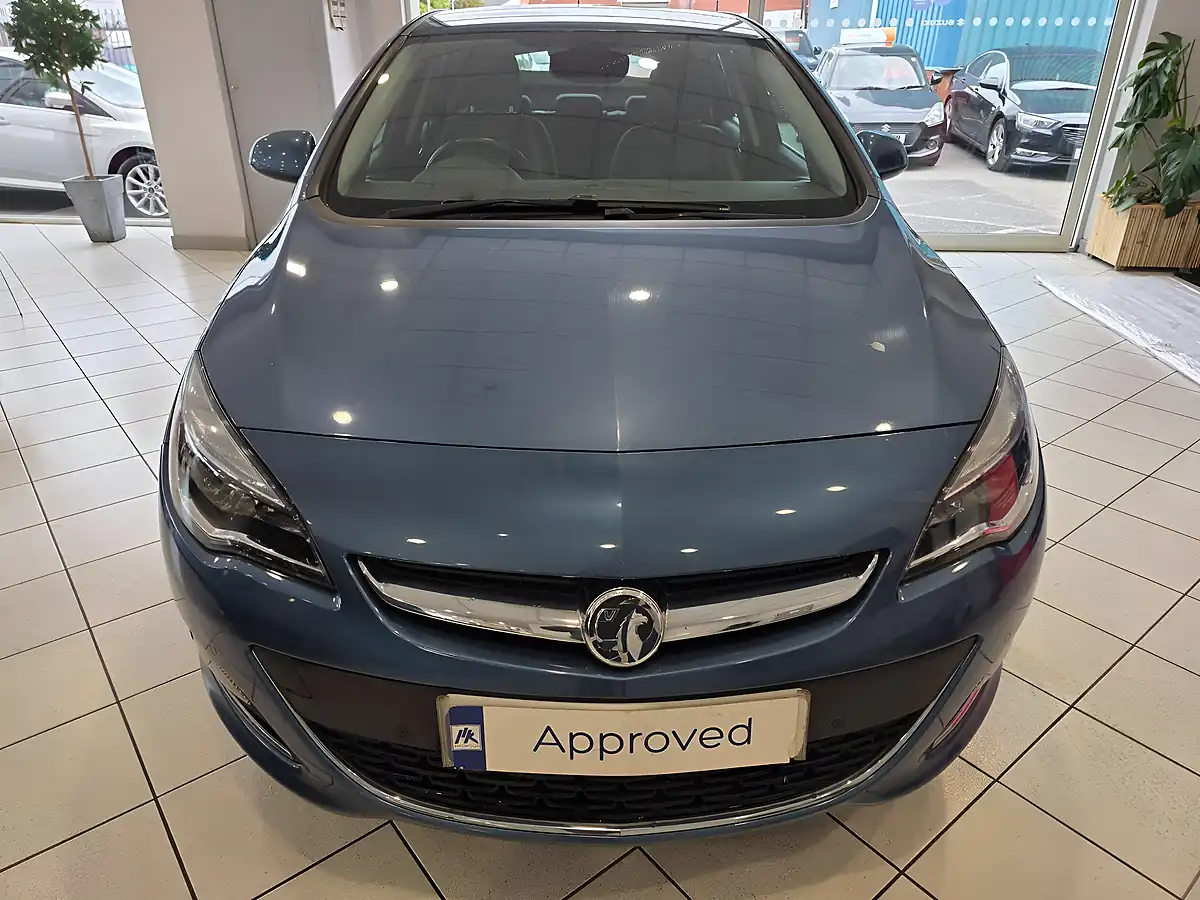Used 2015 Vauxhall Astra Elite Blue - Interior and Exterior details 2